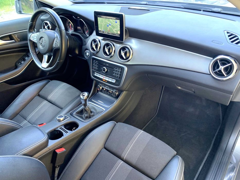 Mercedes GLA 180 D Urban Nacional 72 Mil Kms desde Novo