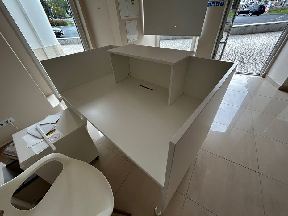 Mesa ( secretária)