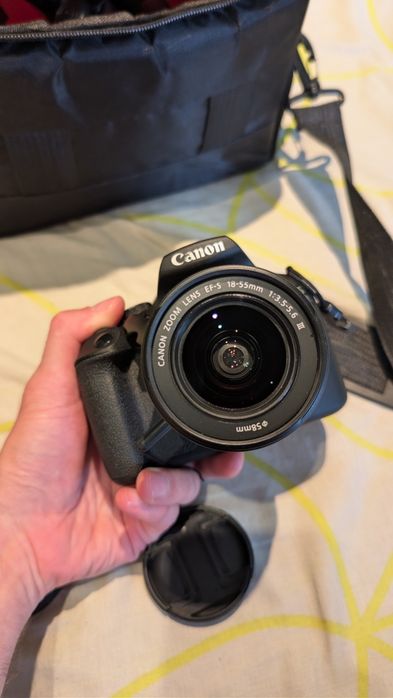 Фотоапарат Canon eos 2000d