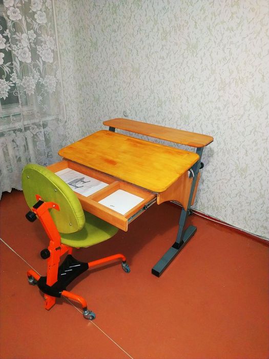 Школьная парта трансформер+стул