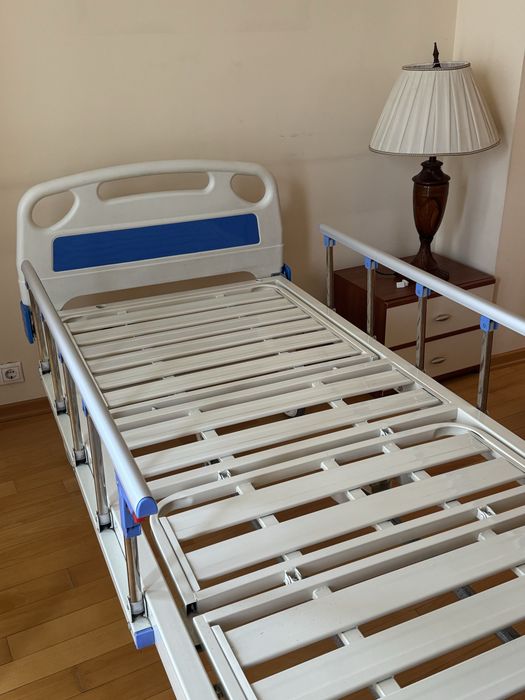 Продам медичне ліжко