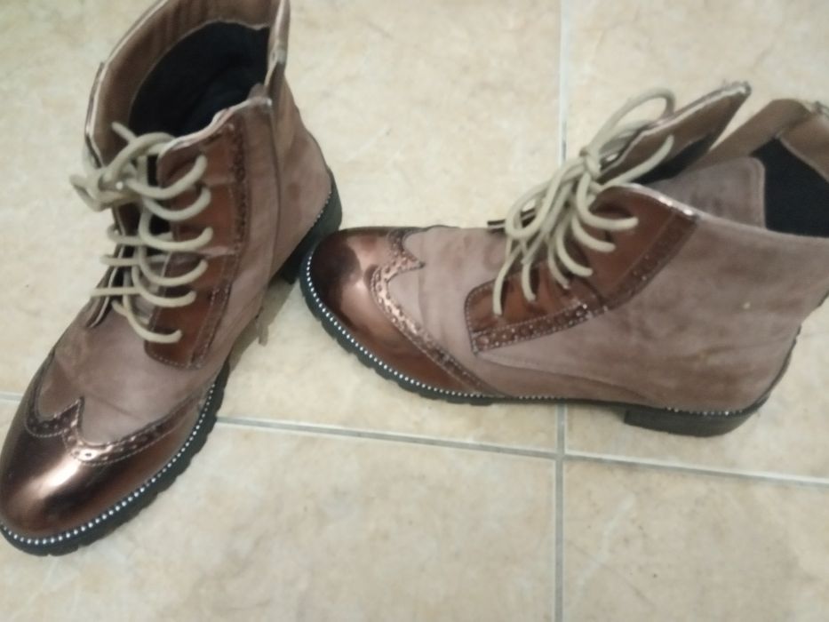 Botas em ótimo estado tam 37