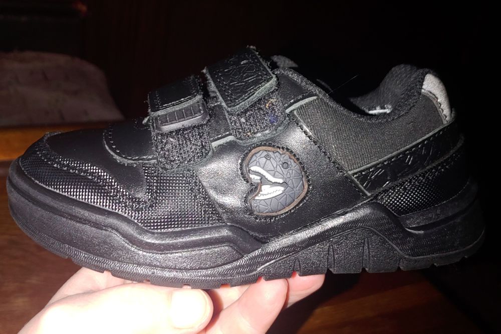 Кросівки фірми ,, TU,, Британія оригінал р.27 ( 17-17.5см)