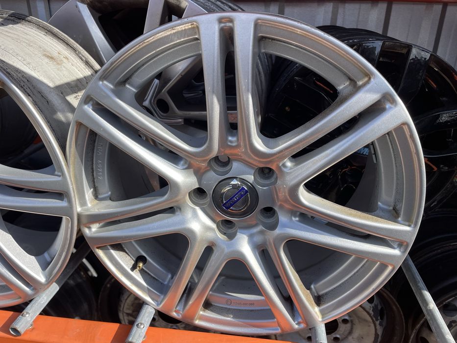 Alufelgi Volvo 17 cali 5x108, super stan!