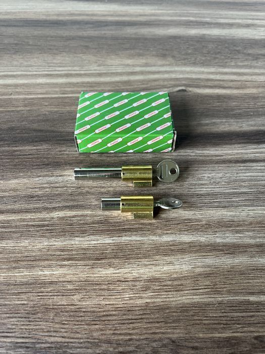 NOWY DUELLS komplet ZAMEK BLOKADA siedzenia kierownicy JAWA 350 TS