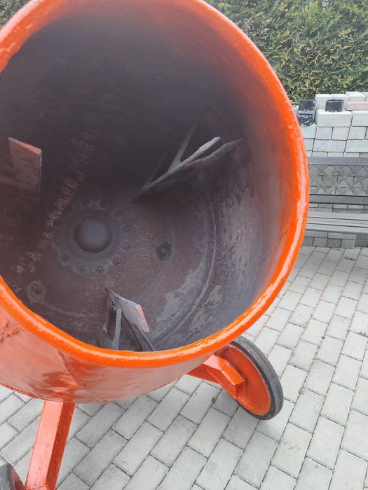 Betoniarka 150l na siłę