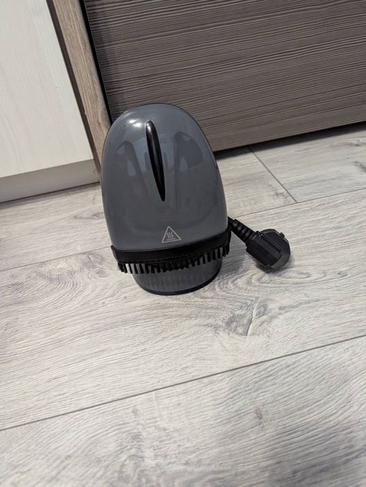 Відпарювач випаровувач для одягу