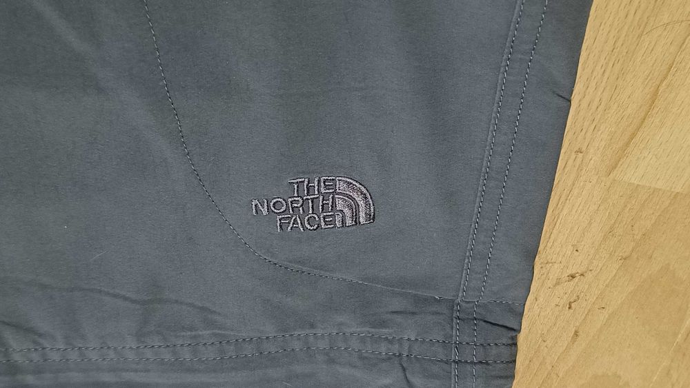 Krótkie spodnie turystyczne THE NORTH FACE r.L stan bardzo dobry