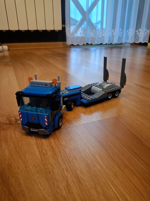 LEGO City kombajn i transporter 60223