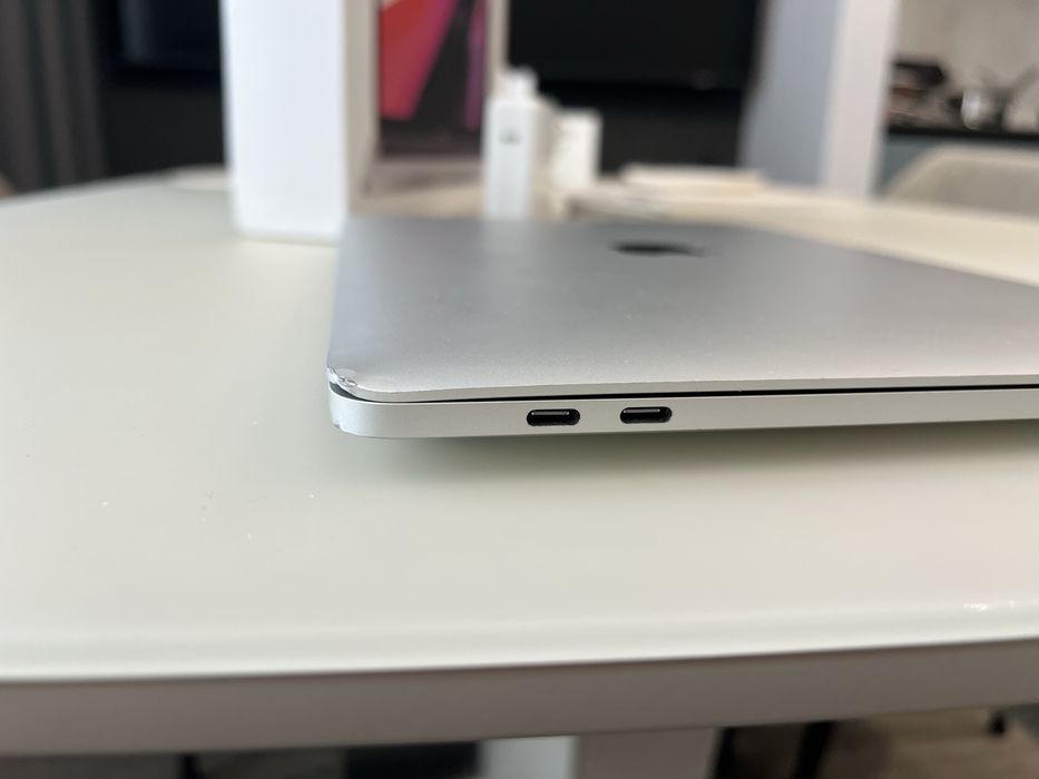 Macbook Pro M1 256гб 88%