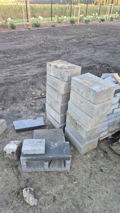 Bloczki fundamentowe, pustak kominowy