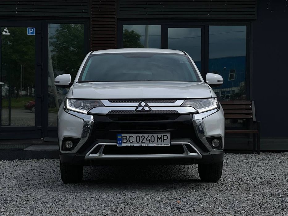 Продаж Міцубісі 2021р Перший власник з салону.100тис пробігу