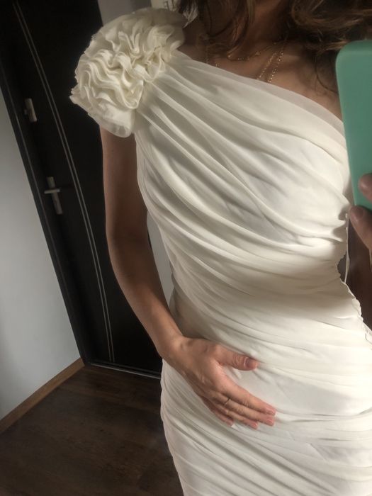 Śliczna sukienka ecru 36 rozmiar