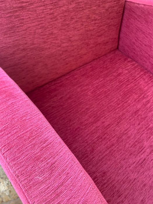 Sofá cor de rosa com textura