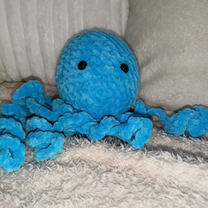 Ośmiorniczka na szydełku