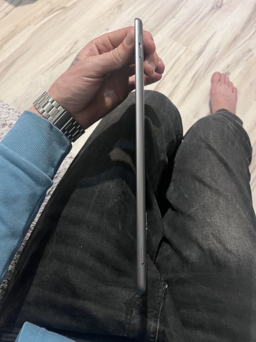 iPad 9 gen 10.2” Wi-Fi + Cellular – stan idealny