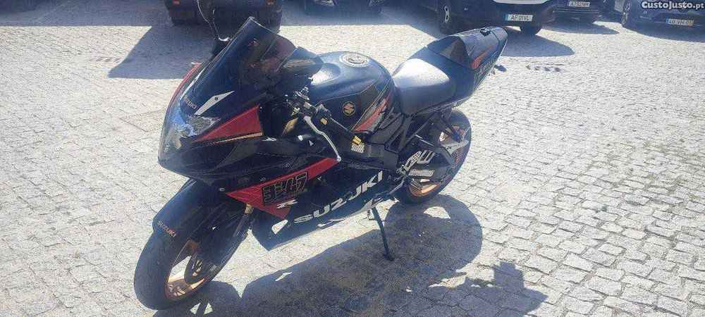 GSXR 750 k5 + Extras