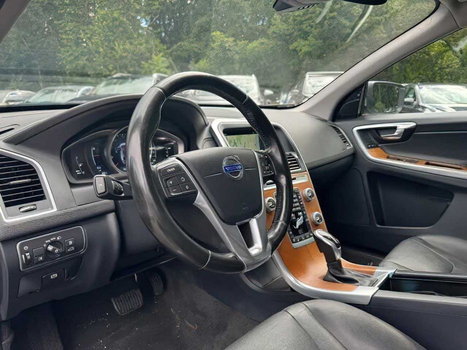 Volvo XC60      2016