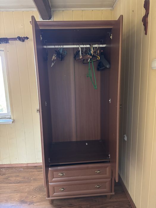 Zestaw: szafa, witryna i komoda