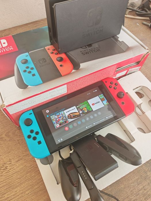 Nintendo switch V2 Bom estado com 3 Jogos