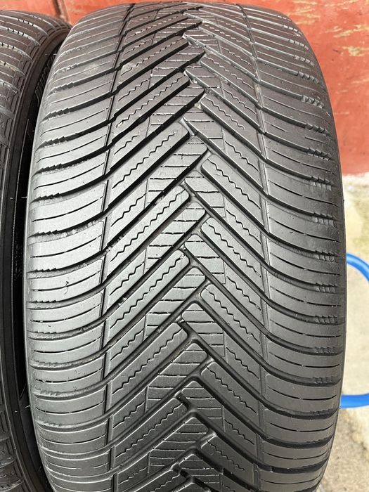 235/40/19 R19 Hankook Kinergy 4S2 всесезонні 2 шт ціна за 1 шт