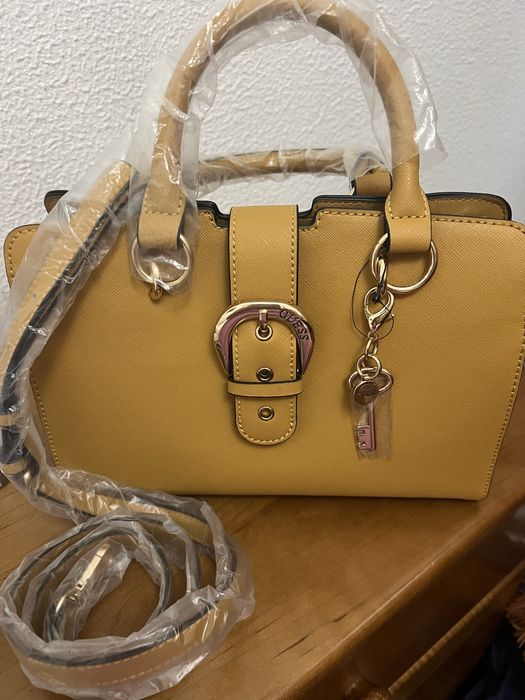 Mala Guess Nova