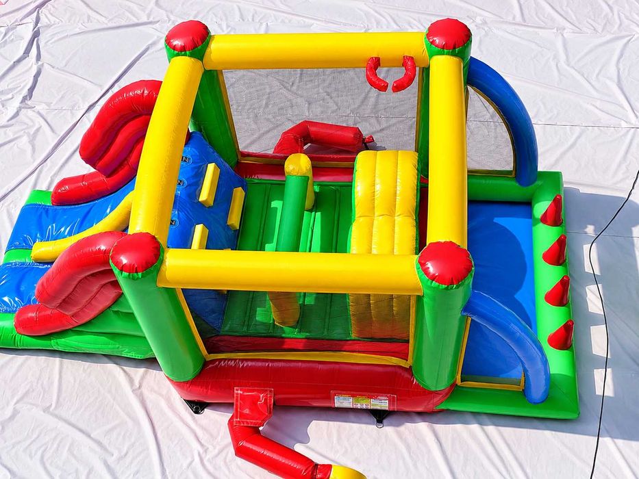 Insuflável de Obstáculos com Insuflador – 5,30 m – 1.300 €