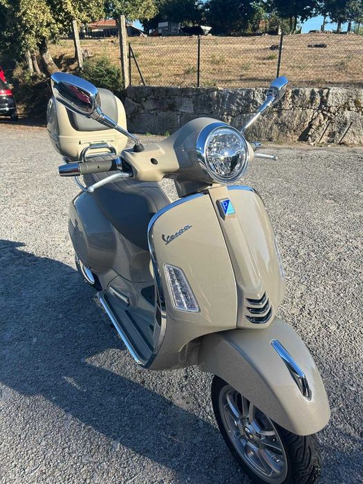 VESPA 310 de 2025 com 4 800  -   6.300€ (como nova)