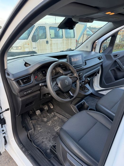 Renault Kangoo longa 10/2025