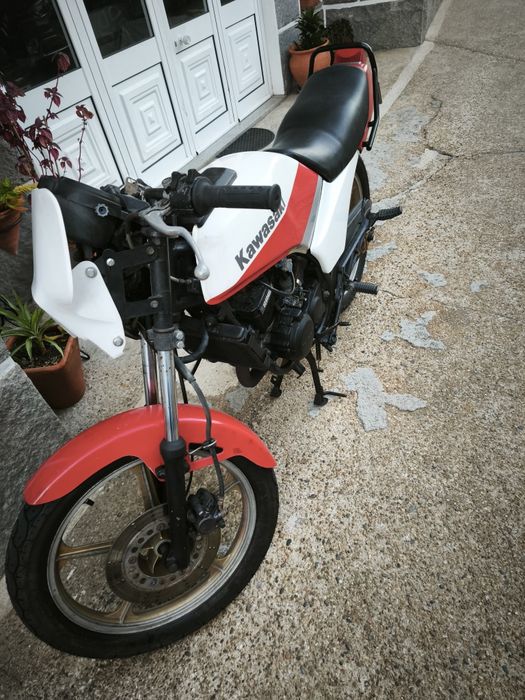 Kawasaki 125cc com documentos