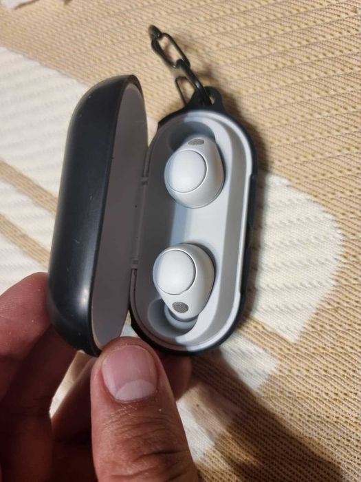 Earbuds Auriculares Wireless WF C700N com protecão preta e em estado novo!