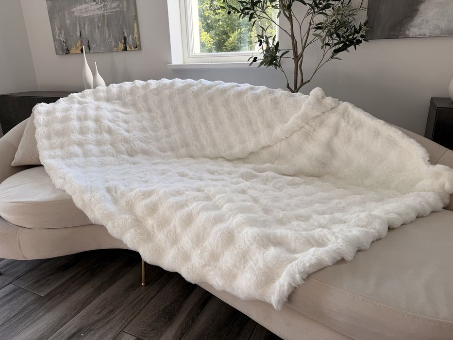 Ogromny puszysty biały puszysty koc 160x200  WarmWool