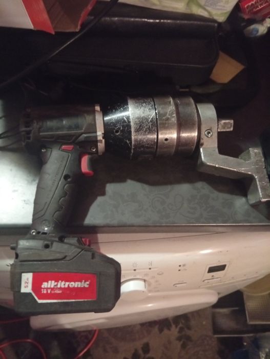 Klucz Dynamimetryczny z przekładnią planetarną  Alikitronic EA 2/150