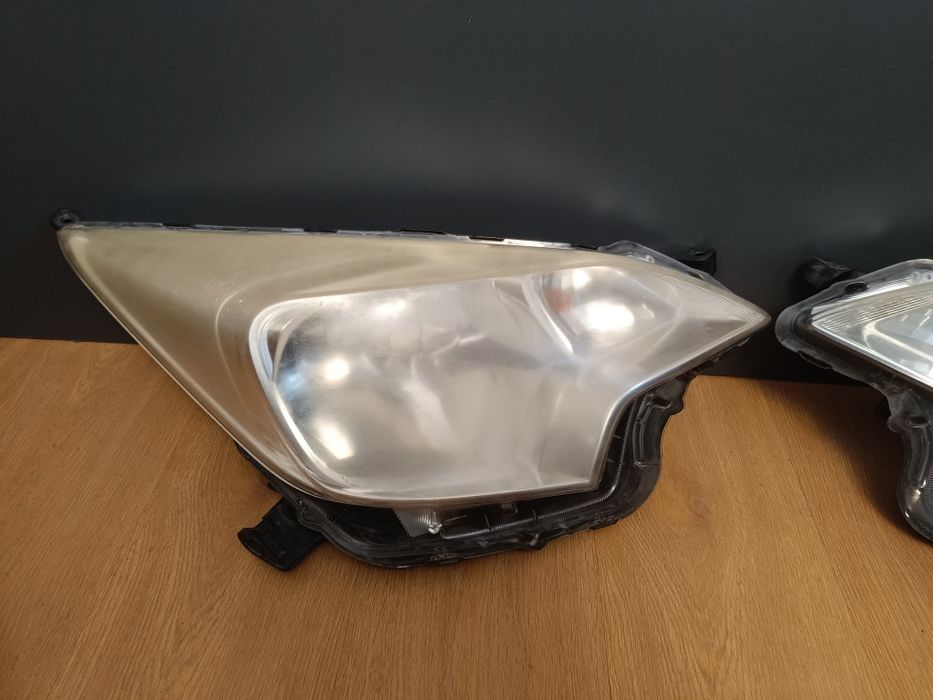 Lampy przednie toyota Verso s, versos, reflektory