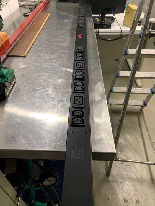 APC Rack Power Distribution Unit64740304726401124