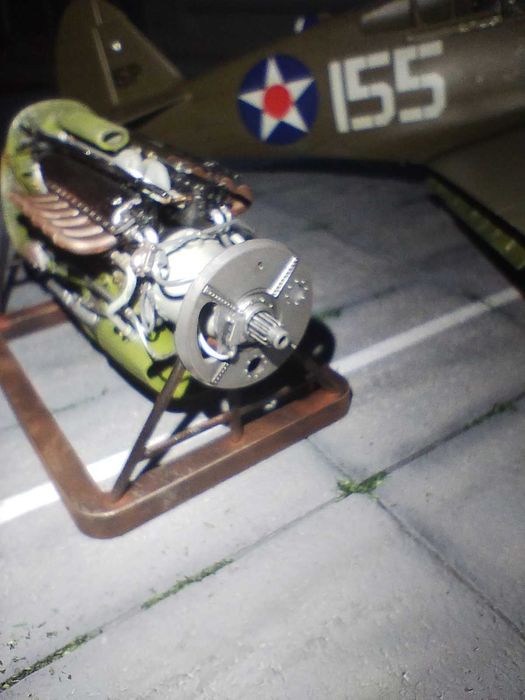 makieta lotniska z samolotem P-40B