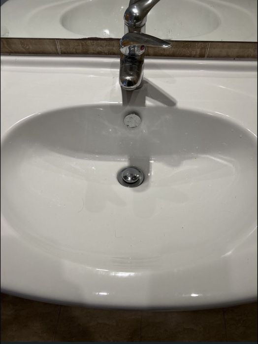 Móvel de Casa de Banho + Torneira