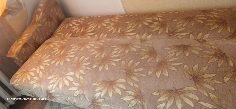 продам диван б/у,перетянутий.ціна 1600гр.знаходиться ,Покровський  район,Суха балка.ціна 1600гр., ціна 1300гр.район ,Суха балка,