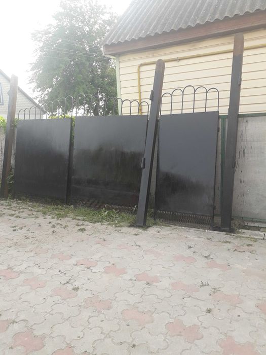 Ворота з каліткою та стовпчики