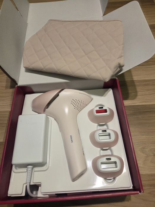 depilator Philips Lumea 9900 IPL, model BRI977/00