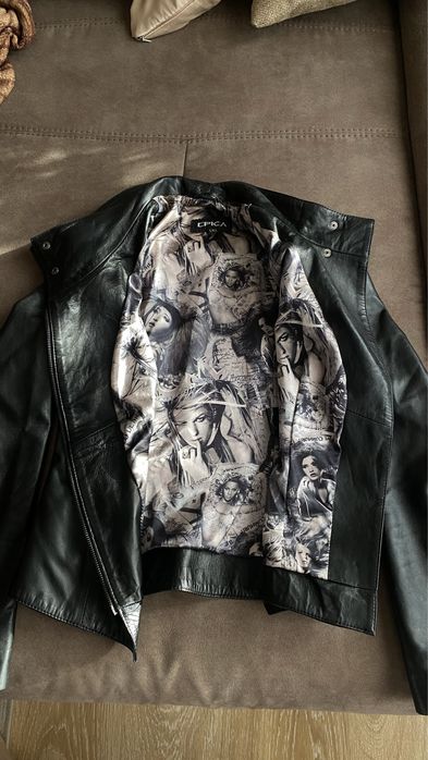 Продам женскую куртку