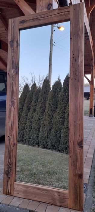 Lustro stare drewno.