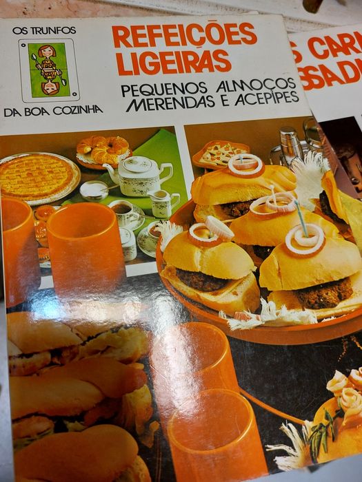 Conjunto de 8 livros de receitas "Os Trunfos da boa cozinha"  

V