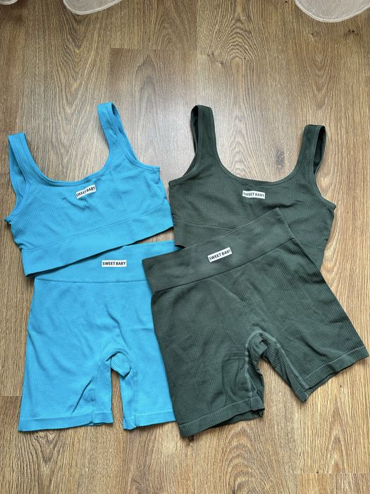 Спортивні комбінезони,лосіни,топи,шорти