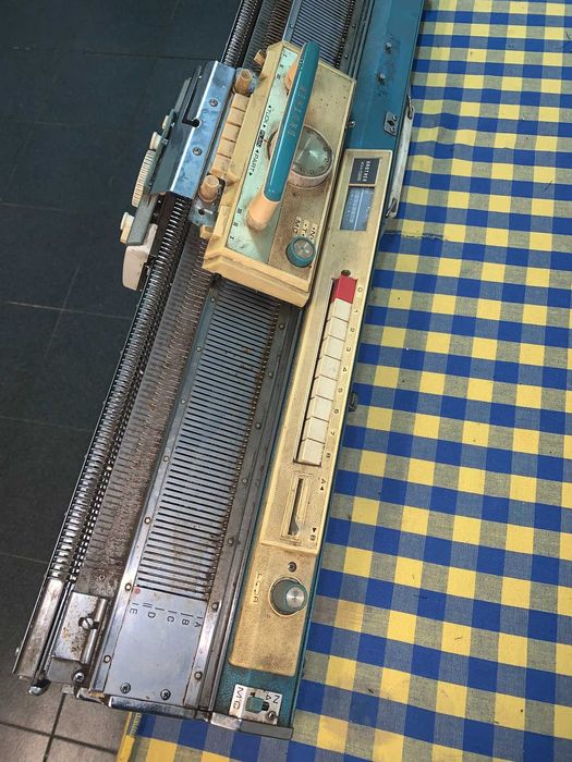 Máquina de tricotar malha