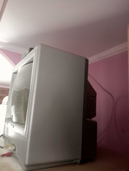 Телевізор sharp.