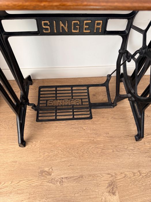 Máquina de Costura Singer Antiga a Pedal – A Funcionar – Mesa Original