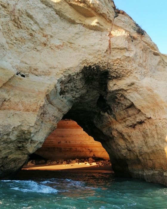 Passeio às Grutas de Benagil de barco de Portimão