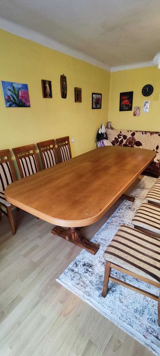 Stół oraz krzesła