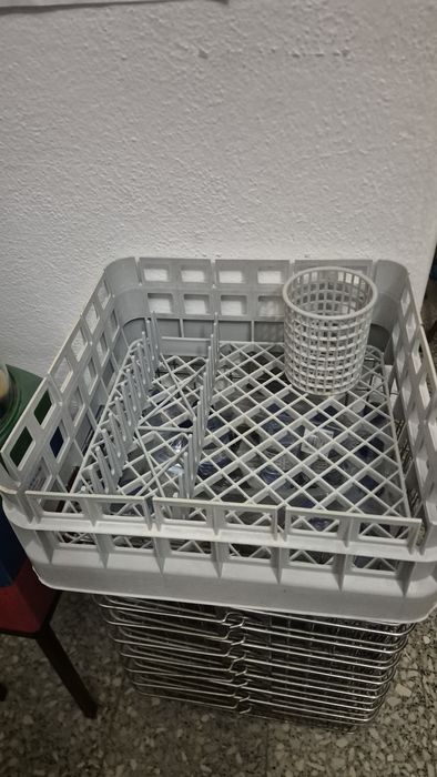 Máquina lavar copos e chávenas